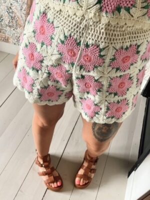 Short en Crochet Fleuri