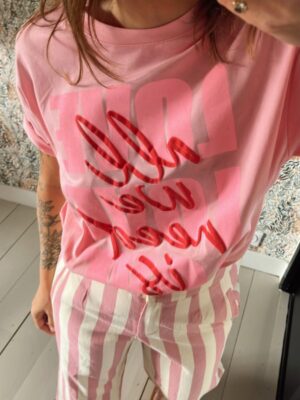 T-SHIRT ALL WE NEED IS LOVE