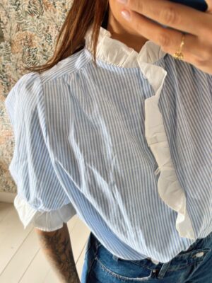 Chemise rayée à volants