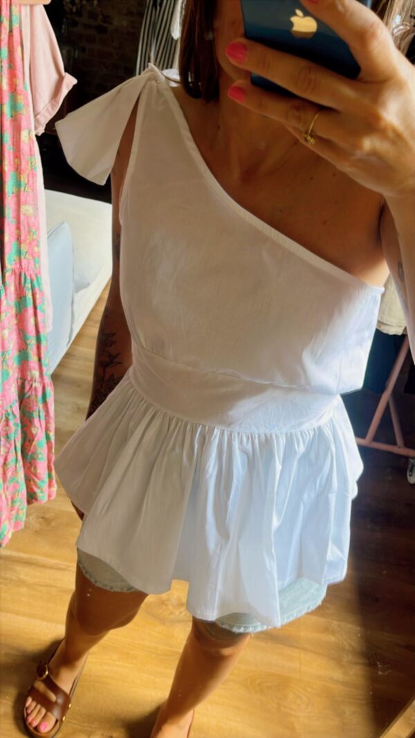 Top Asymétrique Léa – Blanc Pur – Image 2